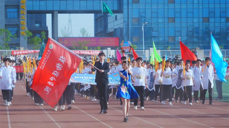 青春跃动赛场  拼搏铸就辉煌